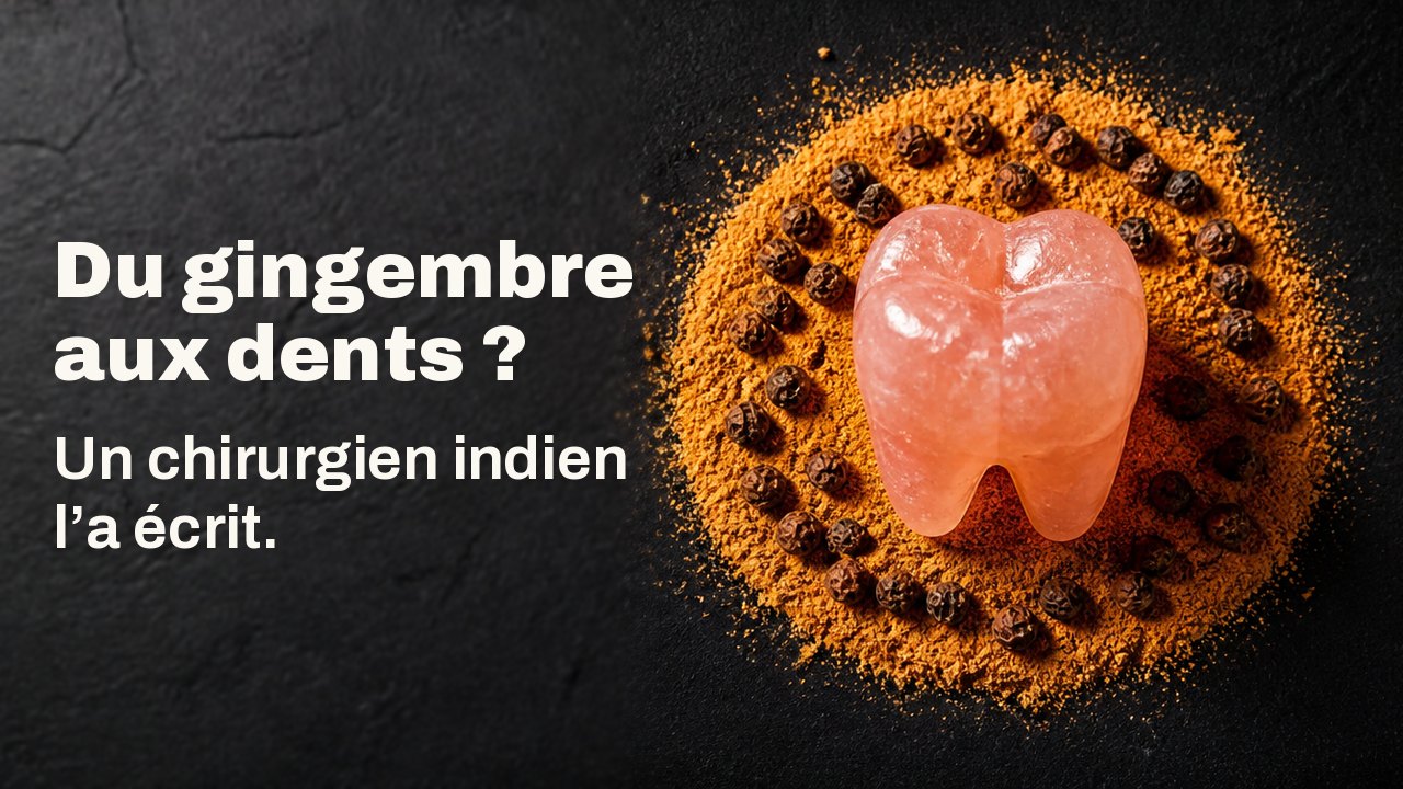 Du gingembre aux dents ? Un chirurgien indien l’a écrit. Vue de dessus sur un tissu indigo profond : une molaire taillée dans du sel gemme rose, dressée au milieu d’un anneau de gingembre sec moulu orangé et de poivre noir.